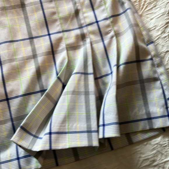 Gray white yellow blue green izod performx size 4 skort w/white shorts attached - Picture 10 of 15